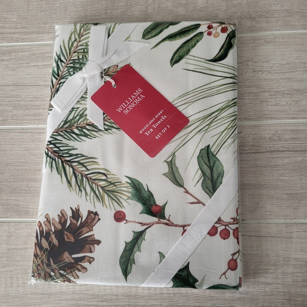 Williams Sonoma Woodland Berry Tea Towel Set of 2 Cotton Christmas Washable